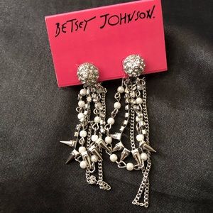 Betsey Johnson drop earrings
